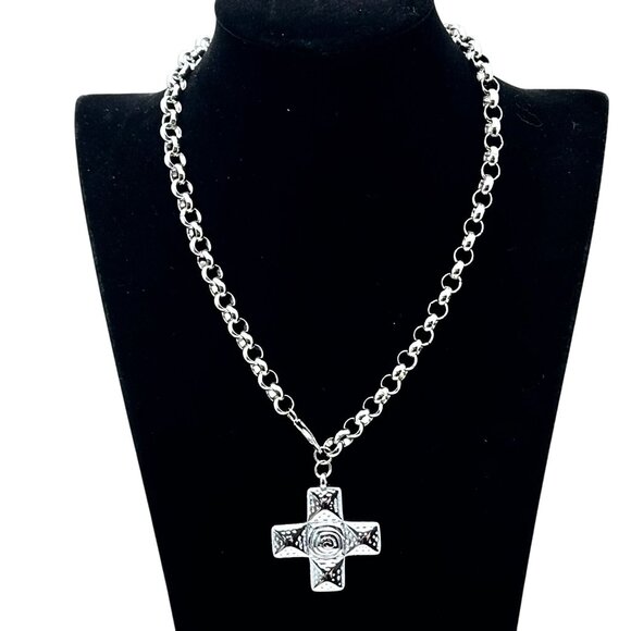 Maltese Cross Pendant Necklace 18K White Gold Plated Perfect for Layering - Picture 2 of 4